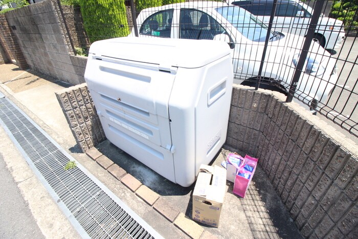 ラルゴ忍ケ丘の物件外観写真