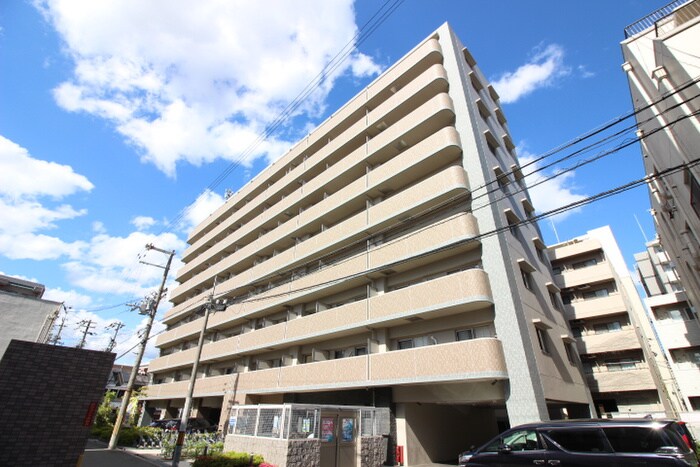 ふぁみーゆ服部天神の物件外観写真