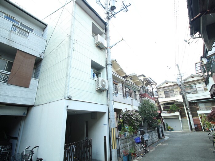 石原ハイツの物件外観写真