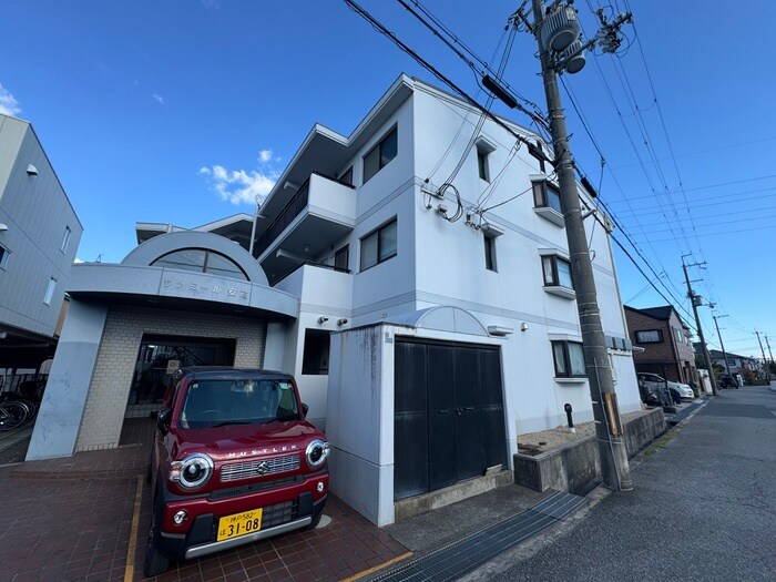 ファミ－ル安倉の物件外観写真