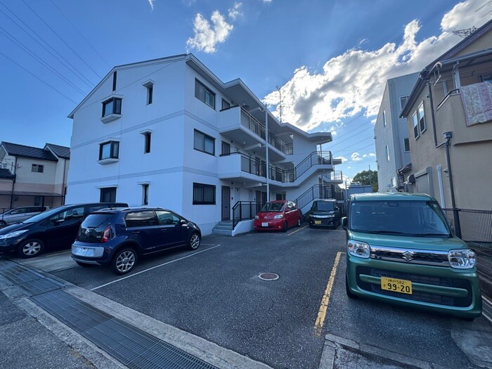 ファミ－ル安倉の物件外観写真