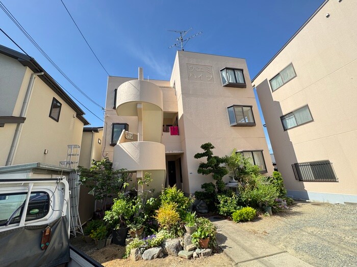 ウエミハイツの物件外観写真