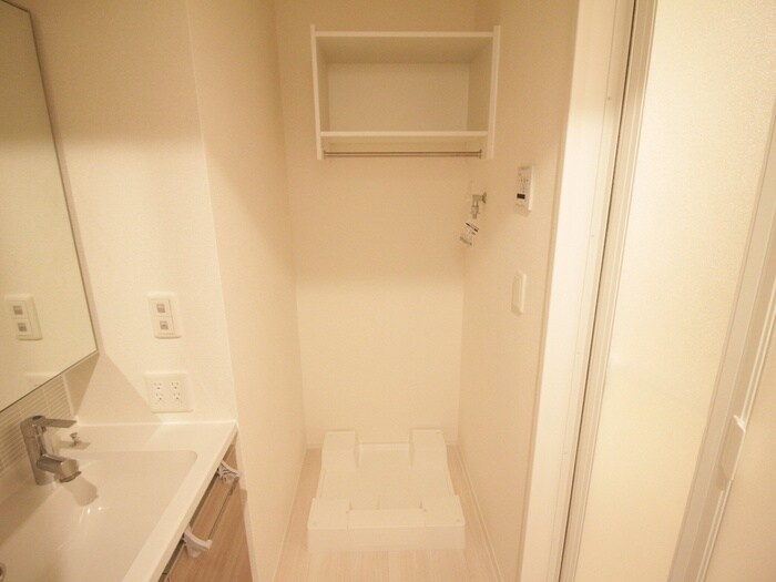 LAUREUS KUGA (ローレウス陸)の物件内観写真