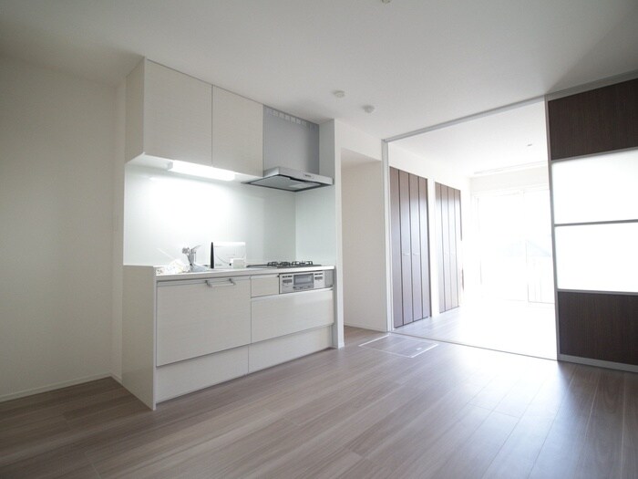 LAUREUS KUGA (ローレウス陸)の物件内観写真