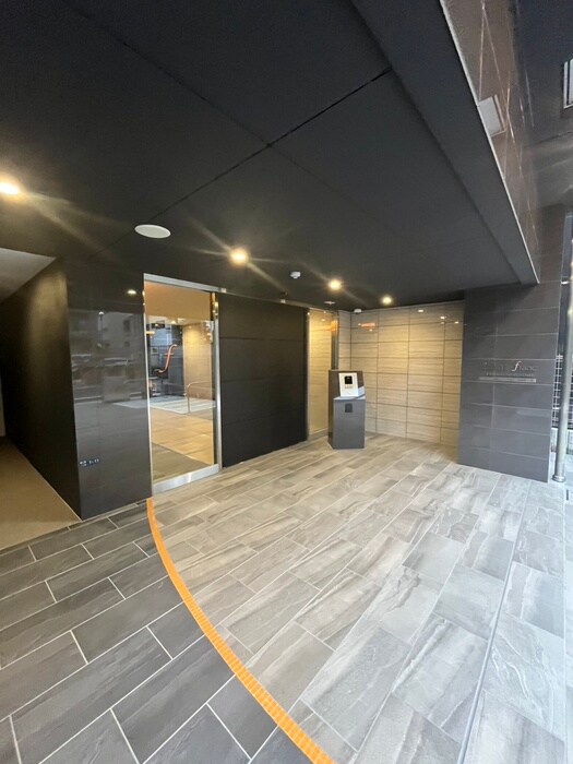 セレニテフラン谷町四丁目の物件外観写真