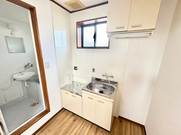 シャンロ－ズ東香里２の物件内観写真