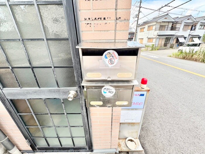 シャンロ－ズ東香里２の物件外観写真