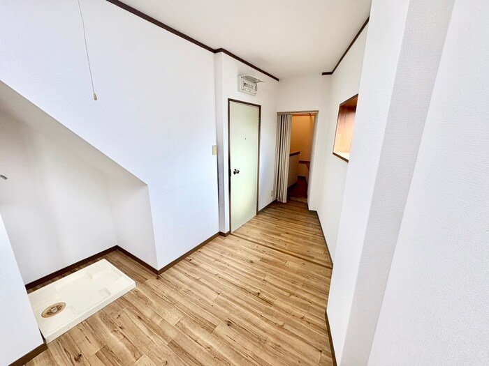 シャンロ－ズ東香里２の物件内観写真