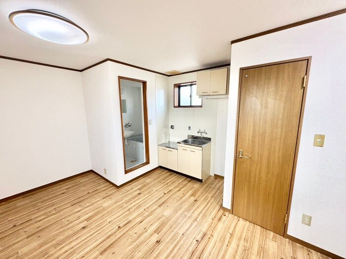 シャンロ－ズ東香里２の物件内観写真