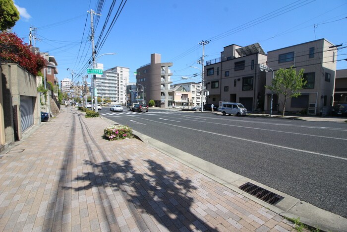 甲南山手フラッツ東棟の物件外観写真