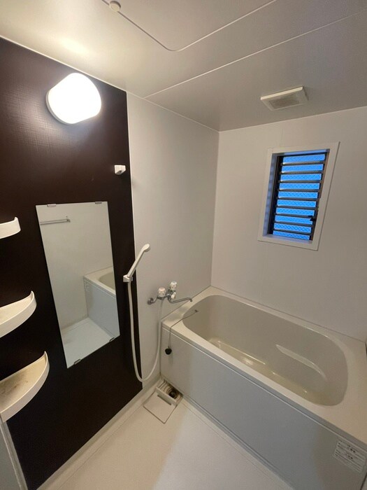 アジュール上野西の物件内観写真