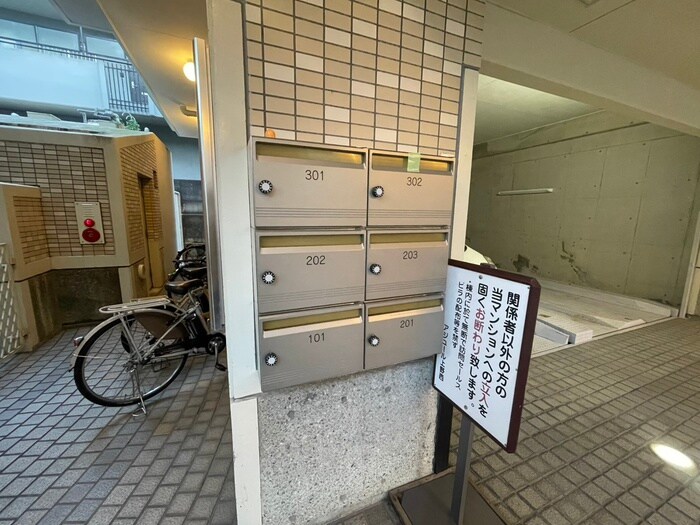 アジュール上野西の物件外観写真