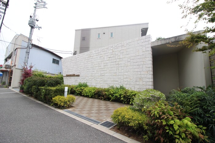 アトレッテ　ジーロの物件外観写真