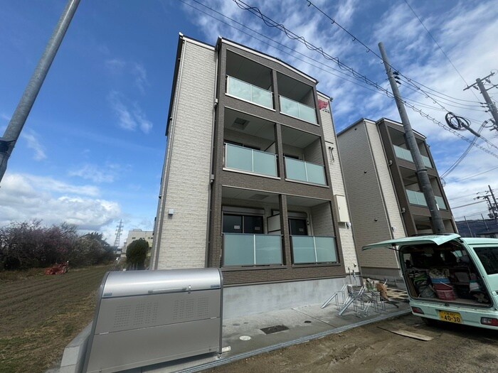 F asecia cerの物件外観写真