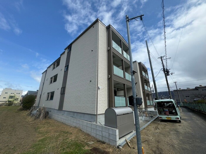 F asecia cerの物件外観写真