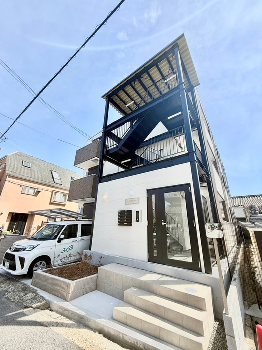 フェリーチェラテの物件外観写真