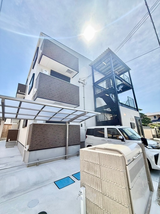 フェリーチェラテの物件外観写真