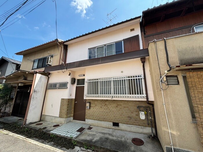 平方様貸家の物件外観写真