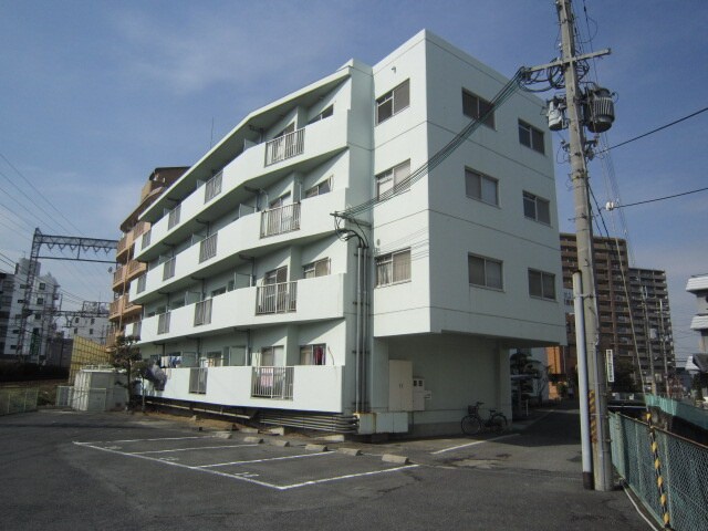 聖和マンションの物件外観写真