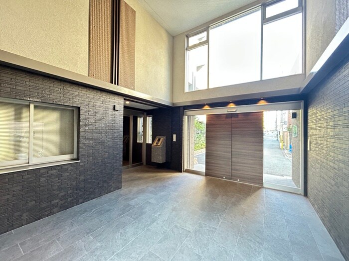 グリ－ンパ－ク西院の物件外観写真