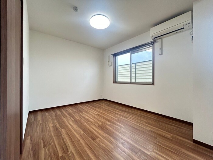 グリ－ンパ－ク西院の物件内観写真