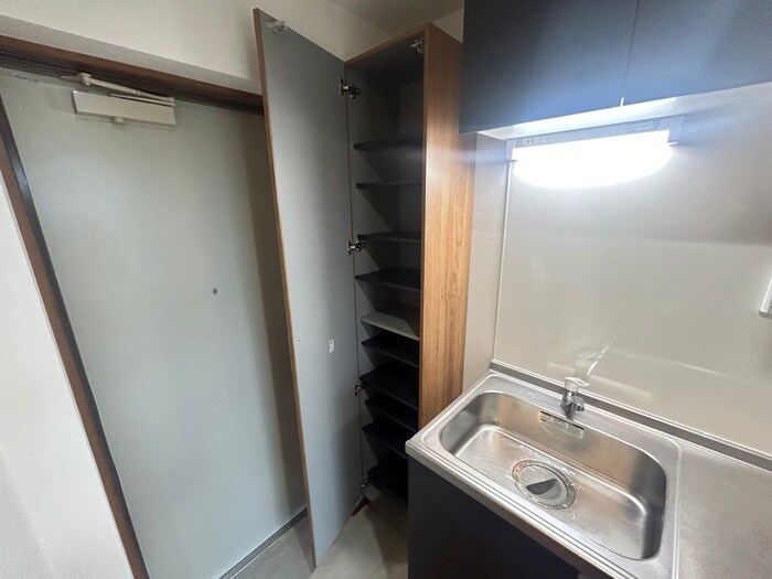 グリ－ンパ－ク西院の物件内観写真