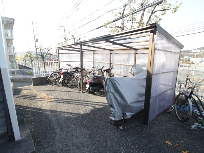 グリ－ン桃山Ａ棟の物件外観写真