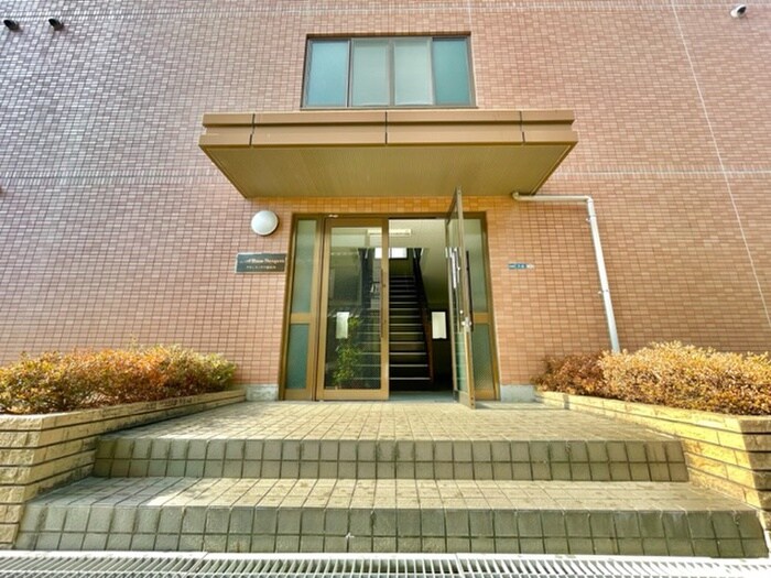 ｸﾞﾗﾝﾄﾞﾊｳｽ寝屋川の物件外観写真