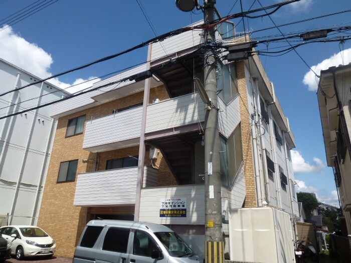 リノーベル川西の物件外観写真