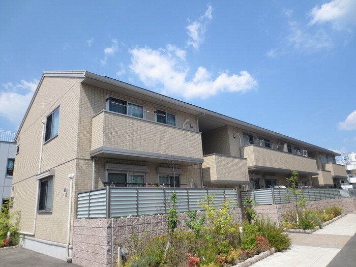 ドミール箕面の物件外観写真