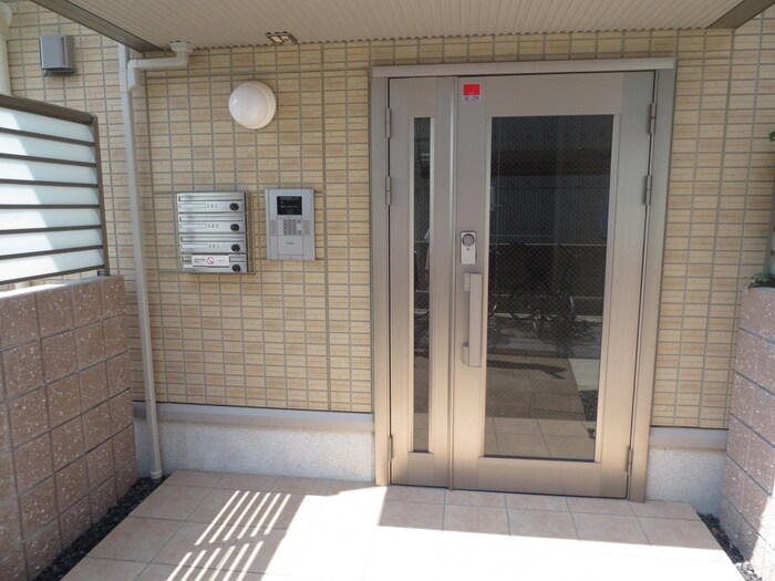 ドミール箕面の物件外観写真