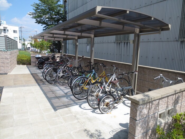 ドミール箕面の物件外観写真