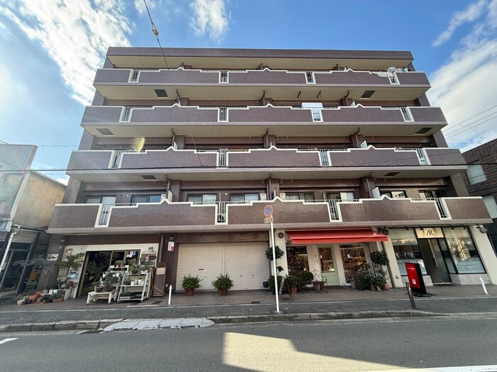 グランディール鹿島の物件外観写真