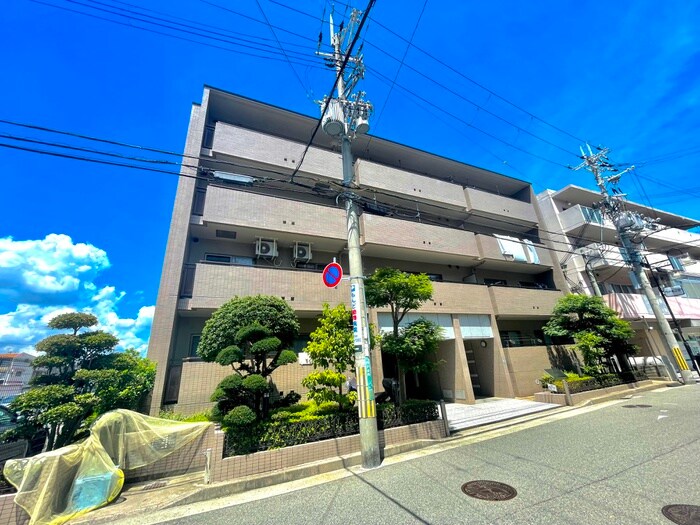 ドゥ・レーヴの物件外観写真