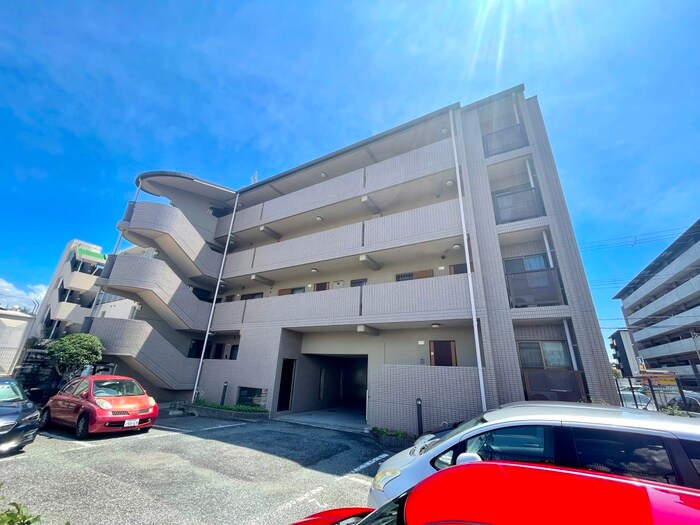 ドゥ・レーヴの物件外観写真