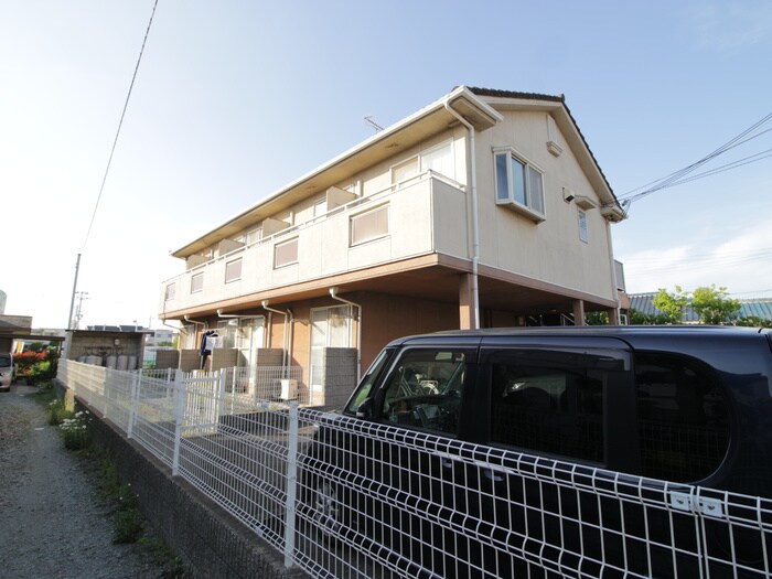 ジュネス一色の物件外観写真