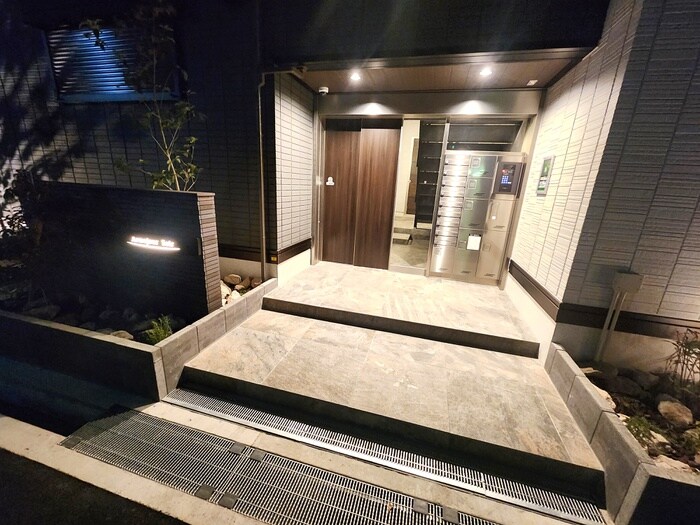 Armojour A棟の物件外観写真