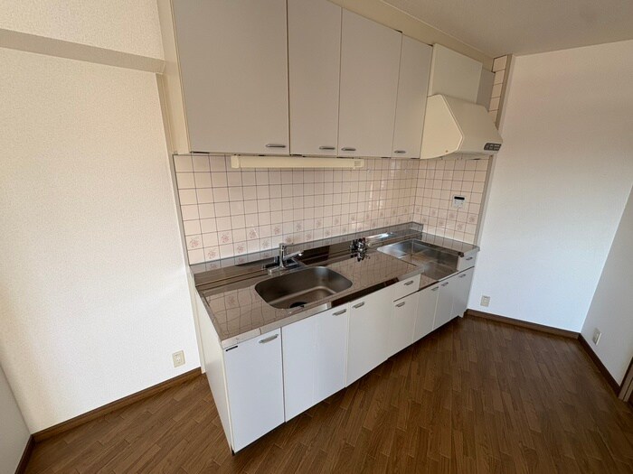 サンリッジ湊川の物件内観写真