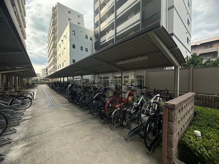 ディームス江坂の物件外観写真