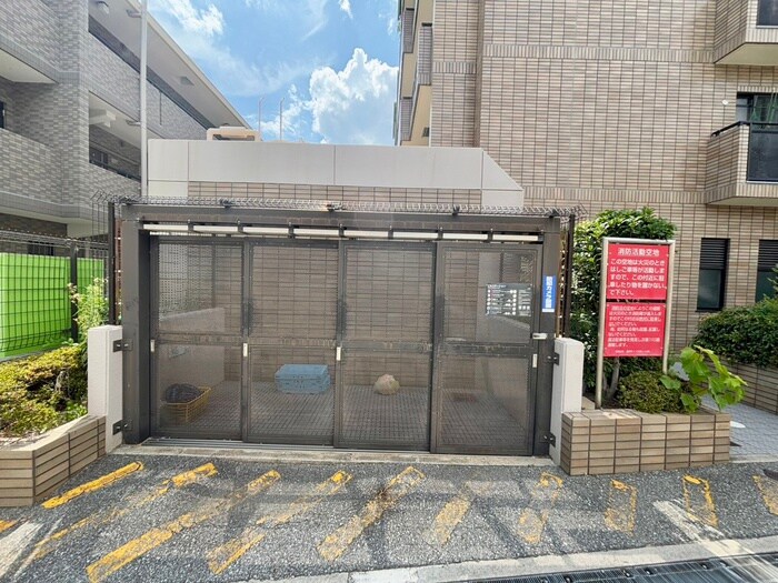 レフィナ－ドの物件外観写真