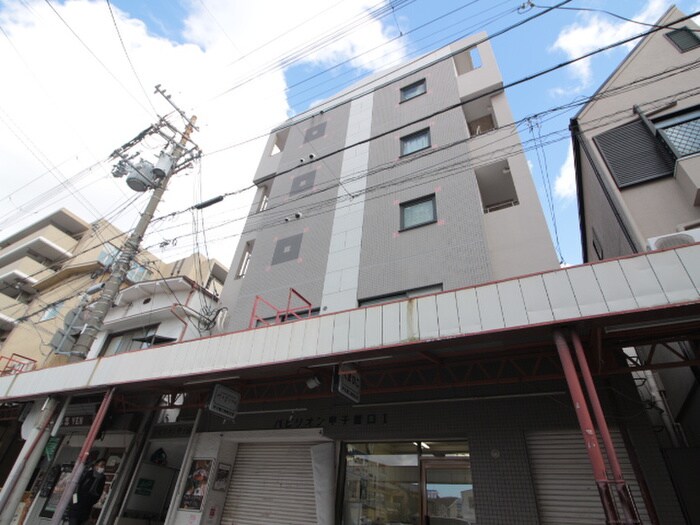 パビリオン甲子園口の物件外観写真