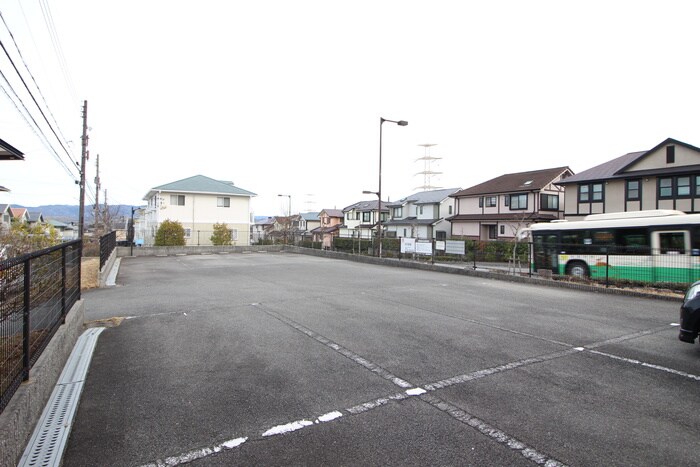 グリ－ンパ－クニレの木の物件外観写真