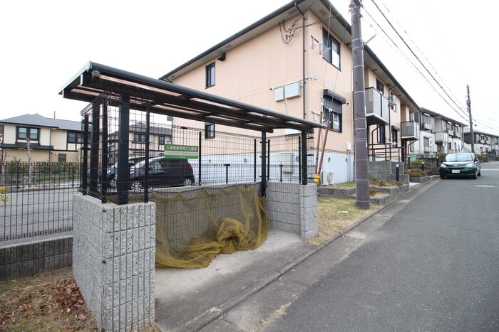 グリ－ンパ－クニレの木の物件外観写真