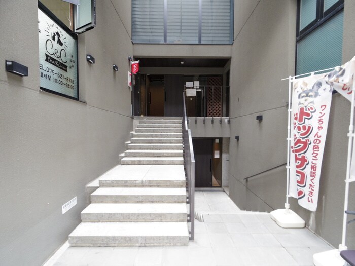 ロンドヴェール伏見桃山の物件外観写真