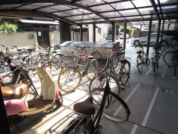 京洛マンションの物件外観写真