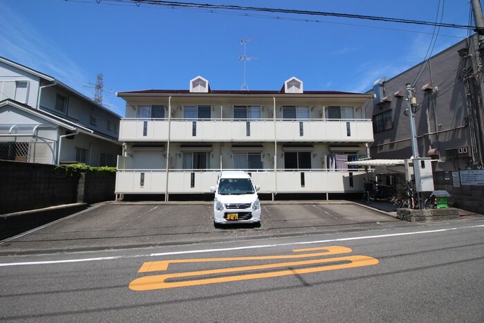 フラットＡＺの物件外観写真
