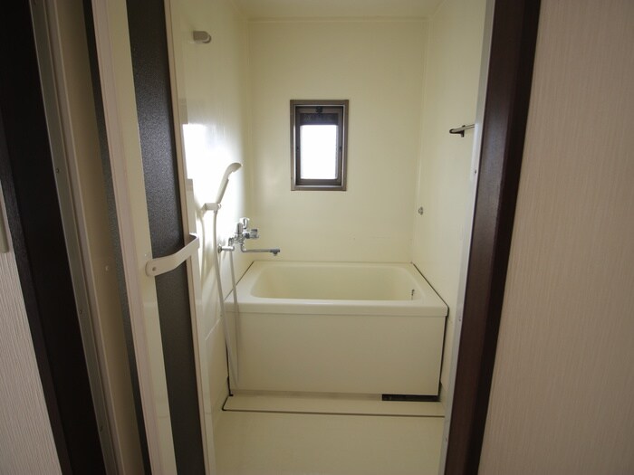 アーバン堂の前の物件内観写真