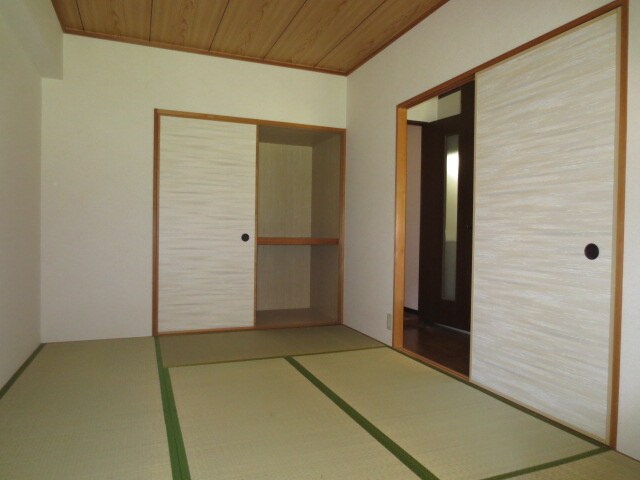 ルミエ－ルせっつの物件内観写真