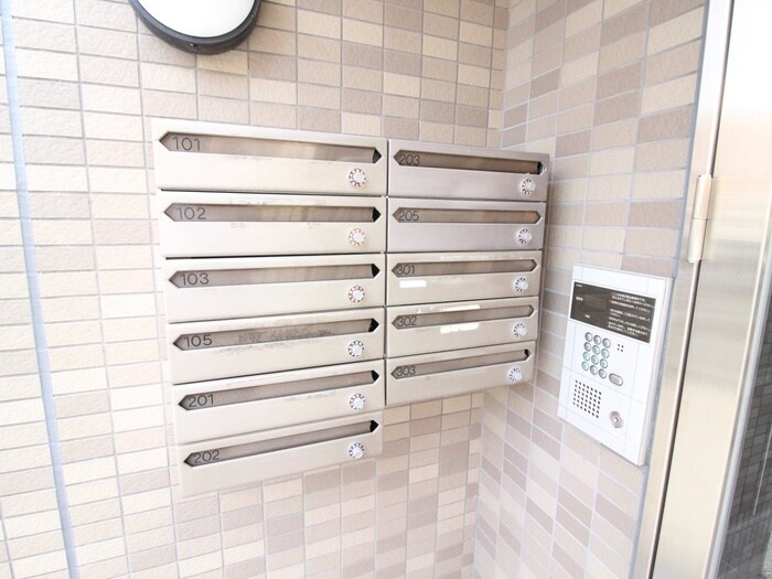 ルミエ－ルせっつの物件外観写真