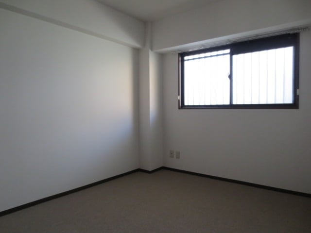 ルミエ－ルせっつの物件内観写真